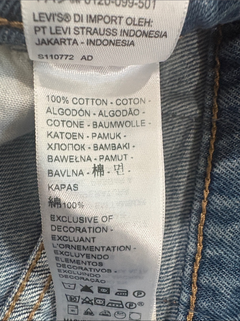 Levi’s- high waist blue woman’s jeans
Back waist notch styling /size 24 - Picture 6 of 10